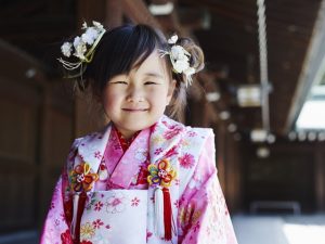 s-Kimono-girl-000023661435_Full